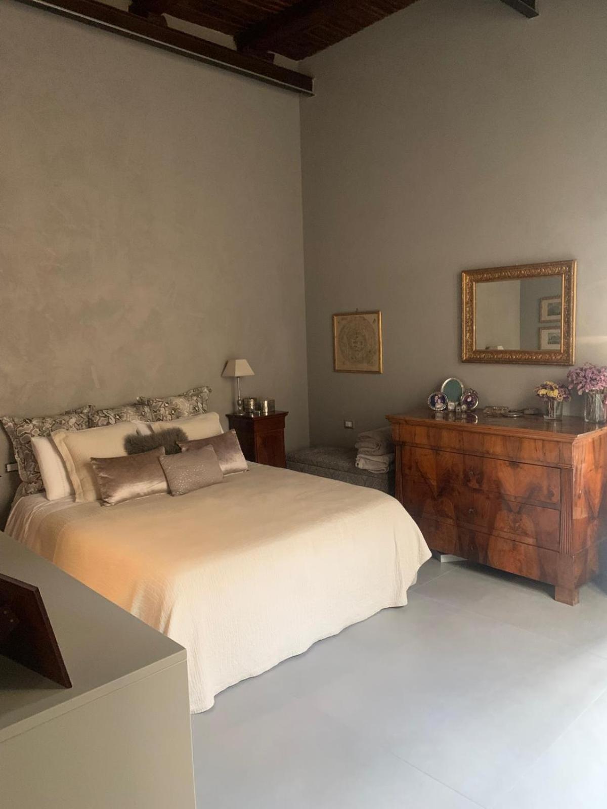 La Casa Di Paola Apartment Salerno Luaran gambar